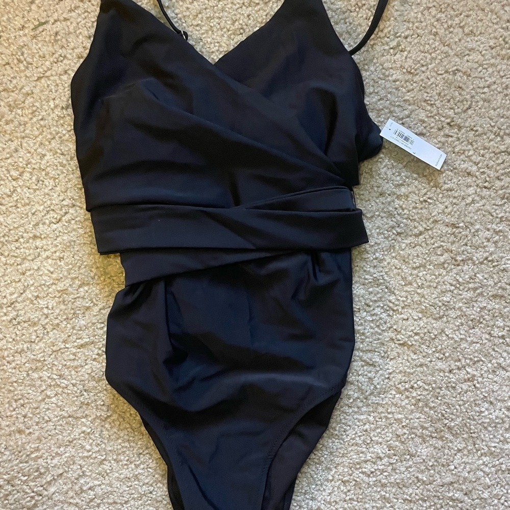 Old Navy Black Women's One Piece Swimsuit